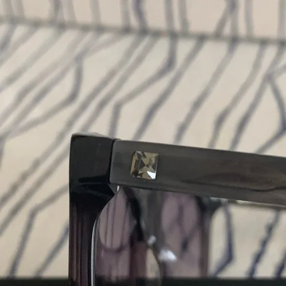 NIB- VERA WANG Cat Eye Sunglasses - Dove/Grey - Picture 4 of 11